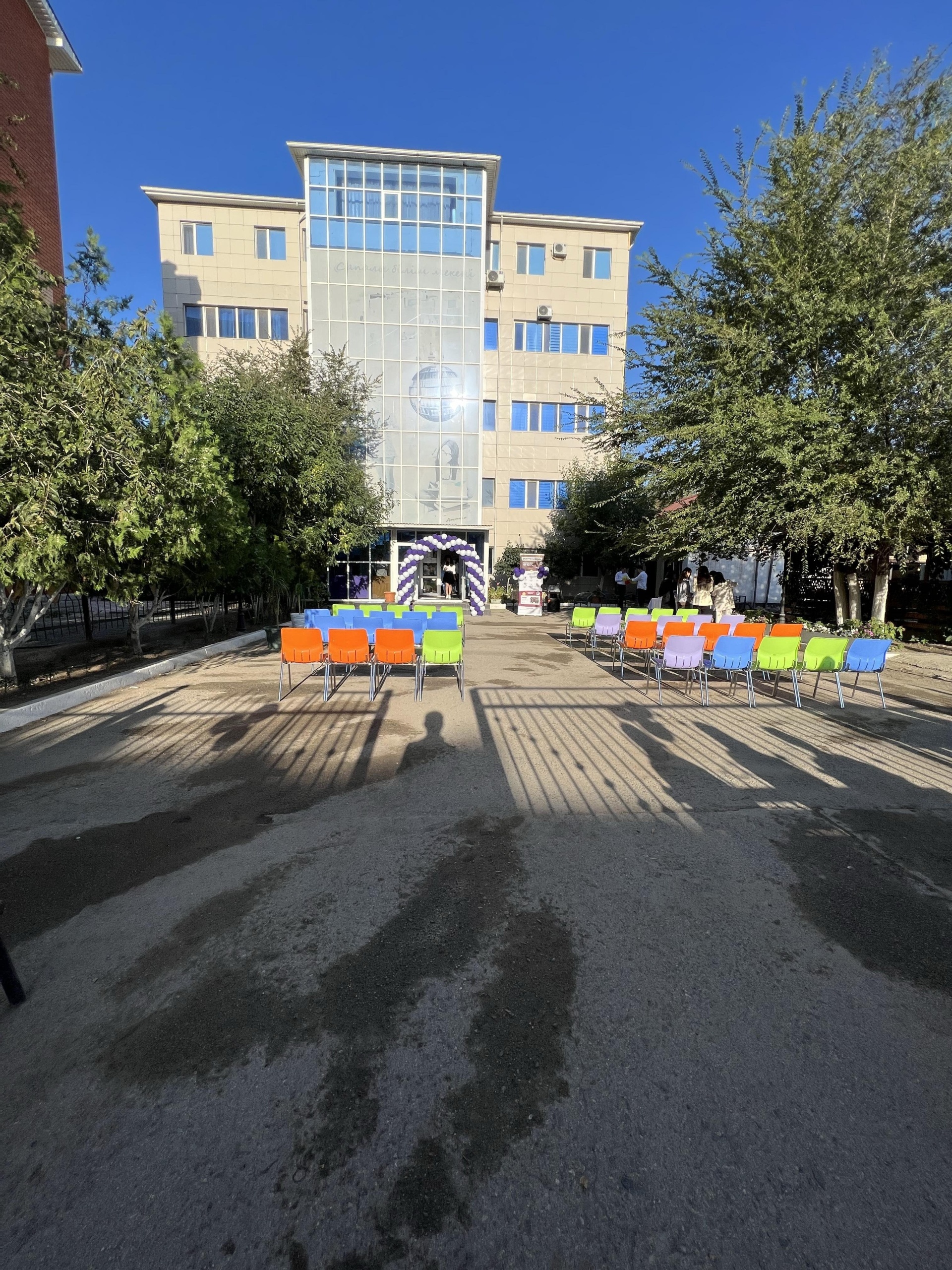 Dostyq High School, частная школа 1