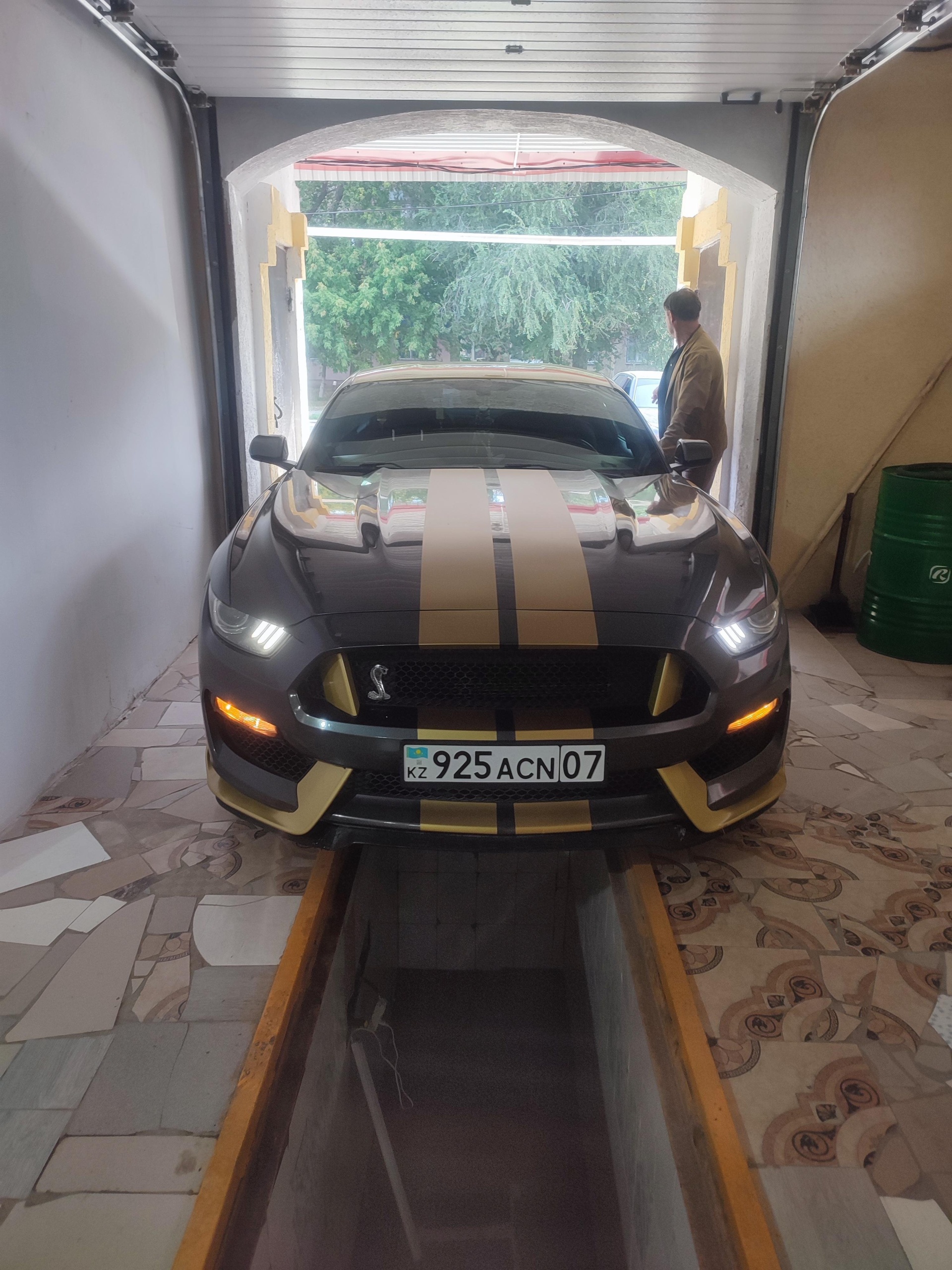 Old school, автосервис 3