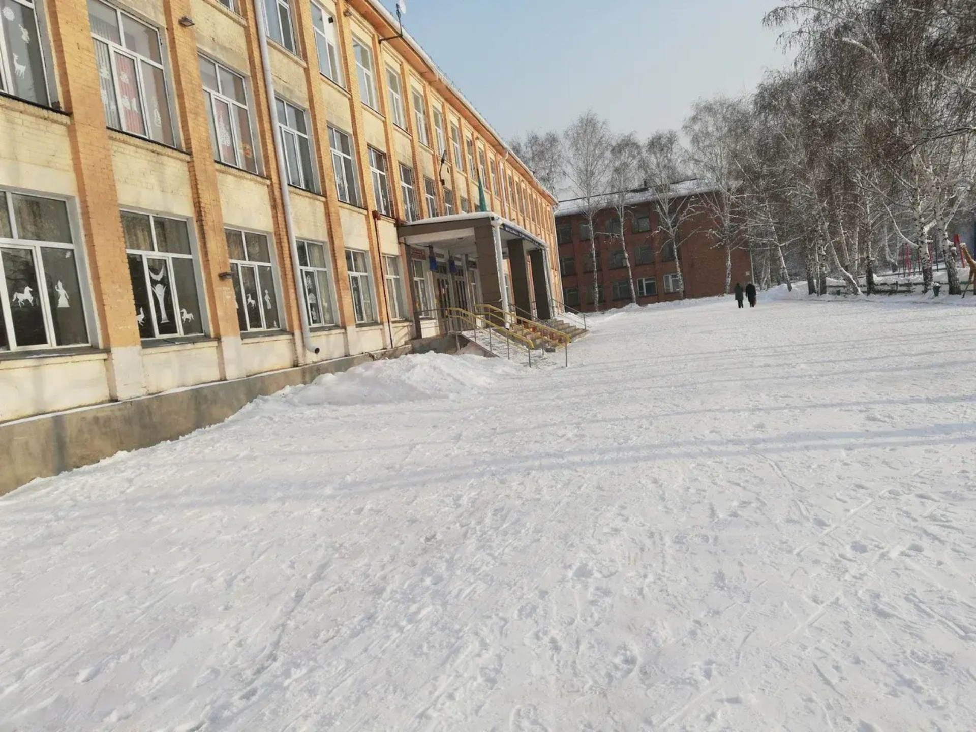 Средняя школа №4 им. Сагадата Нурмагамбетова, Отдел образования г. Усть-Каменогорск, Управление образования ВКО 2